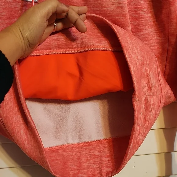 Under Armour  Pull Over Sweaters - Picture 3 of 6